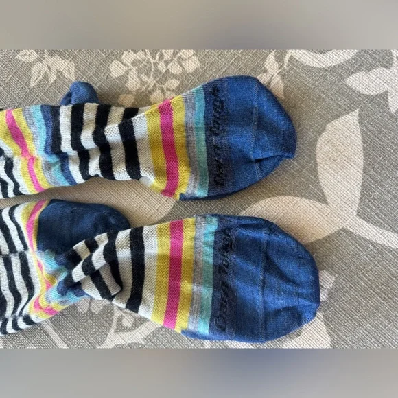 Darn Tough Socks, Size Medium - Picture 3 of 4